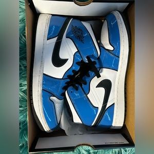 Air Jordan 1 Mid SE